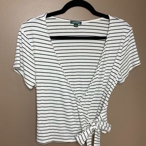 🖤🤍Women’s Size L Short-Sleeve Tie-Front Wrap Shirt🖤🤍